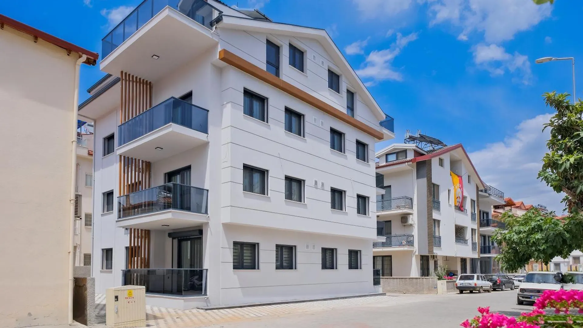 Light Apartments location